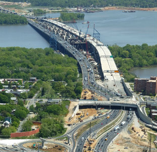 new woodrow wilson bridge being built next to the original